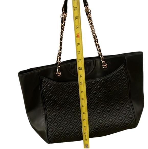 ๐HP๐Tory Burch Genuine Quilted Leather Fleming Tote๐ - Picture 3 of 17